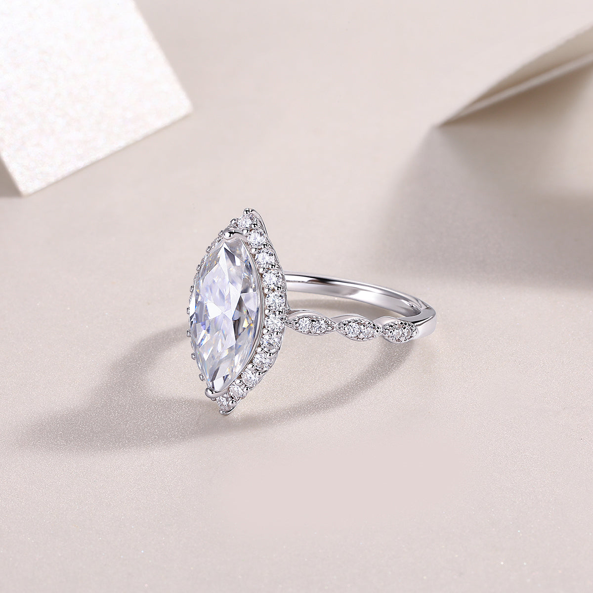 1The Realm Of Delight - A Fashionable Diamond Jewelry Piece Set With Moissanite S925 Sterling Silver And Platinum-plated Diamond Ring Prohibit TikTok sales