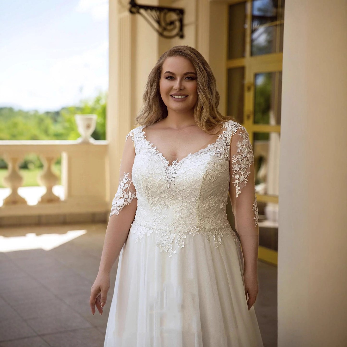 Plus Size Wedding Dress Fashion V-neck Lace Puffy Gown