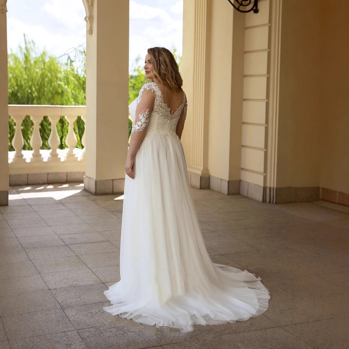 Plus Size Wedding Dress Fashion V-neck Lace Puffy Gown